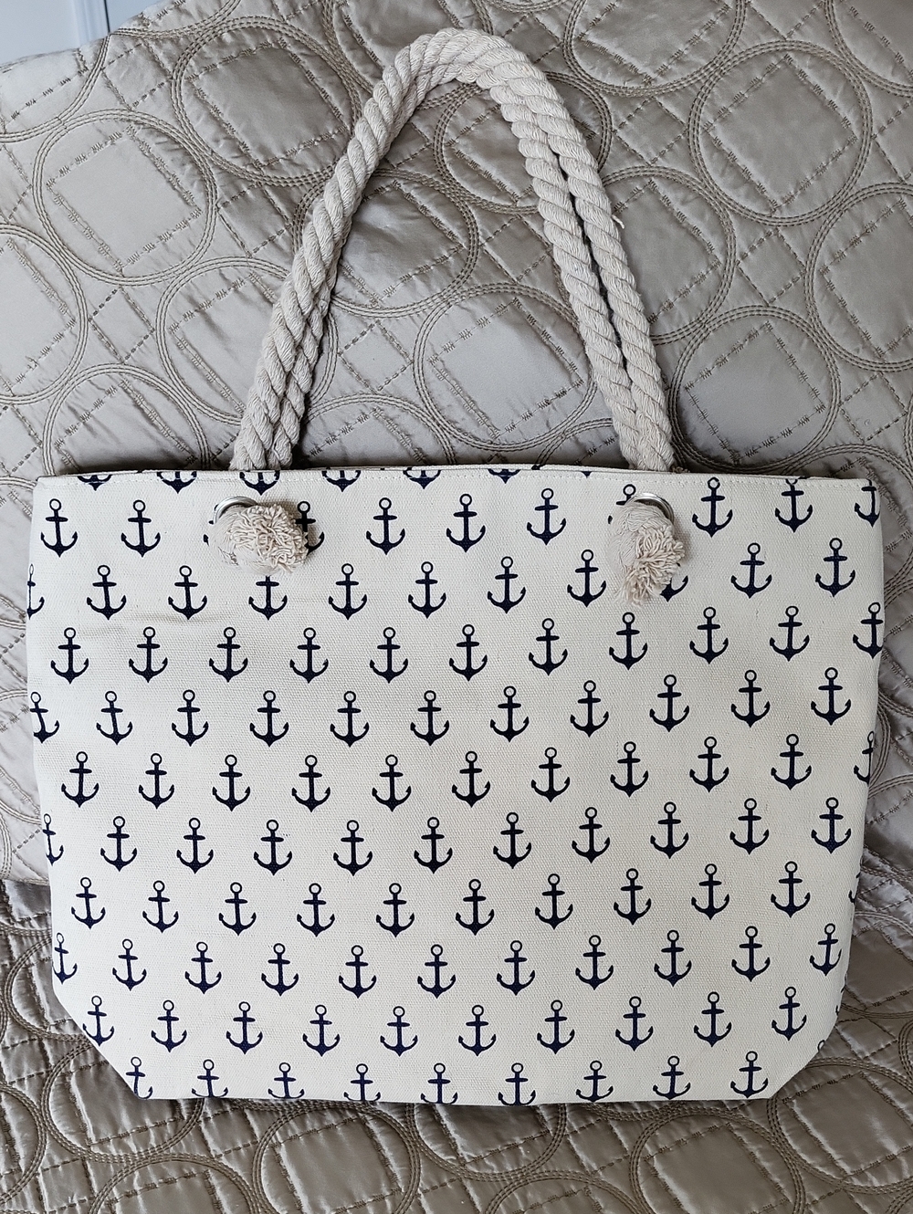 Canvas Anchor Print Zippered And Lined Tote Bag in Cream and Navy.